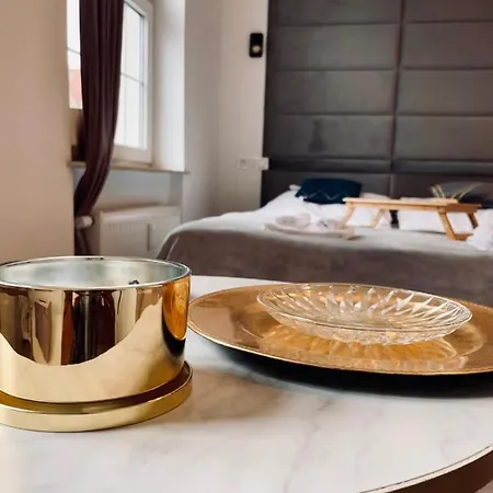 Cloud 9 King Size Bed-old Town View Apartamento