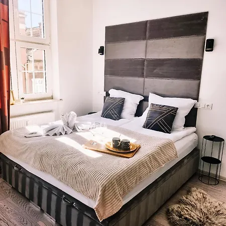 Cloud 9 King Size Bed-old Town View *