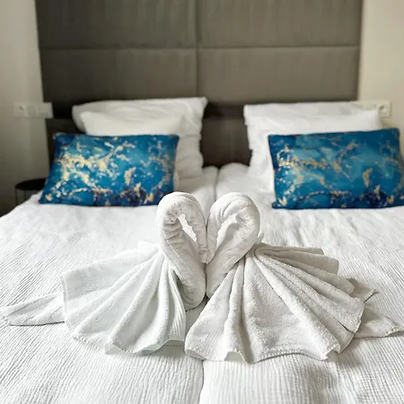 Cloud 9 King Size Bed-old Town View *