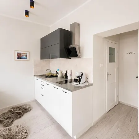 Cloud 9 Ogarna King Size Bed-Old Town View Gdansk Apartment