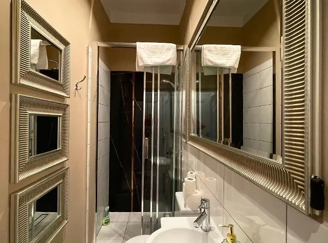 Cloud 9 King Size Bed-old Town View *