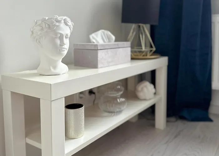 Cloud 9 King Size Bed-old Town View