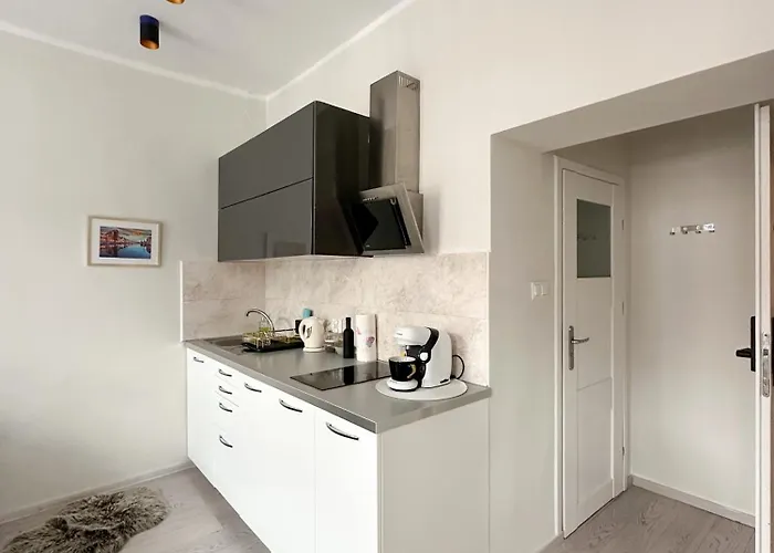 Cloud 9 King Size Bed-old Town View *