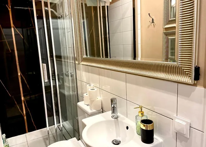 Апартаменты Cloud 9 King Size Bed-old Town View